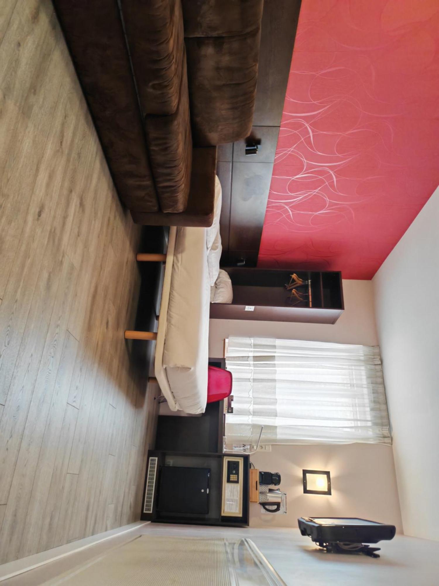 Urban Style, Hotel Le Cheval Noir, Saint-Etienne Ngoại thất bức ảnh